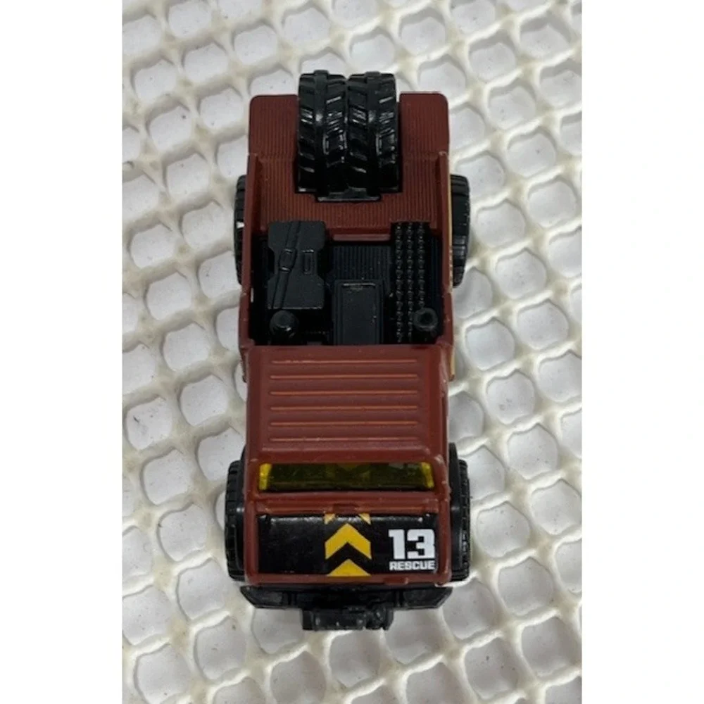2018 Hot‎ Wheels Mercedes-Benz Unimog 1300L HW Haulers